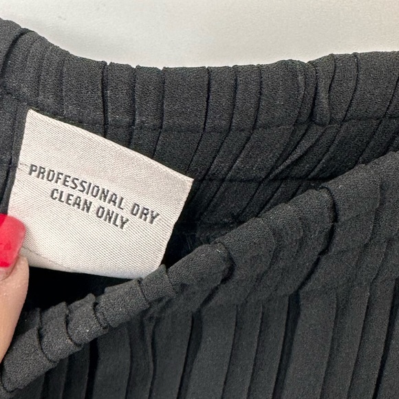 Yoana Baraschi Wide Leg Pleated Solid Black Pants Womens Medium Cropped Pant - Picture 6 of 8